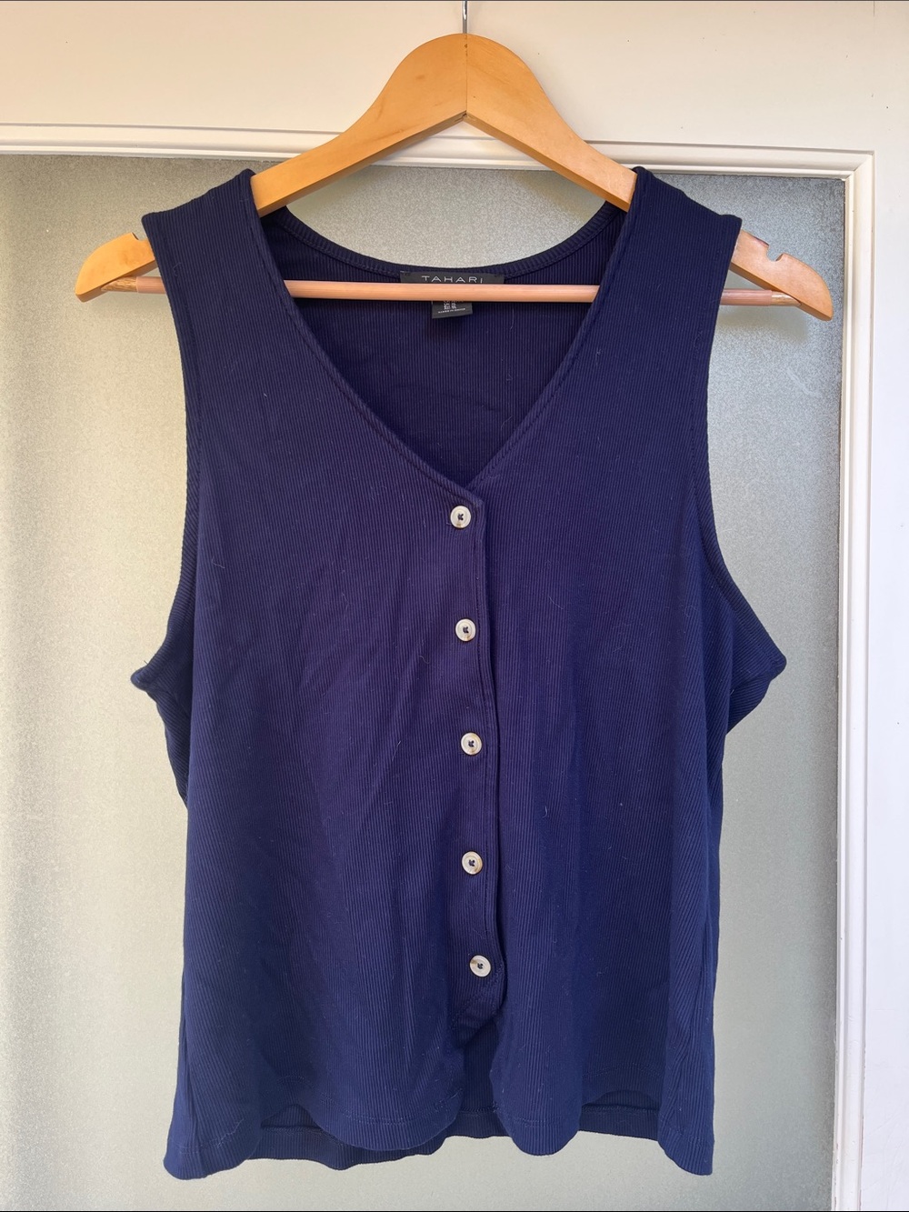 Tahari Navy Ribbed V-Neck Sleeveless Button-Front Tank